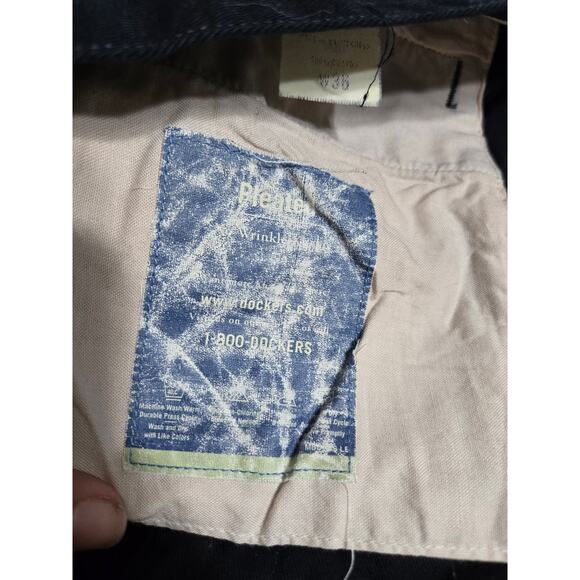 Dockers khakis size 36 men's navy blue shorts - Picture 6 of 9